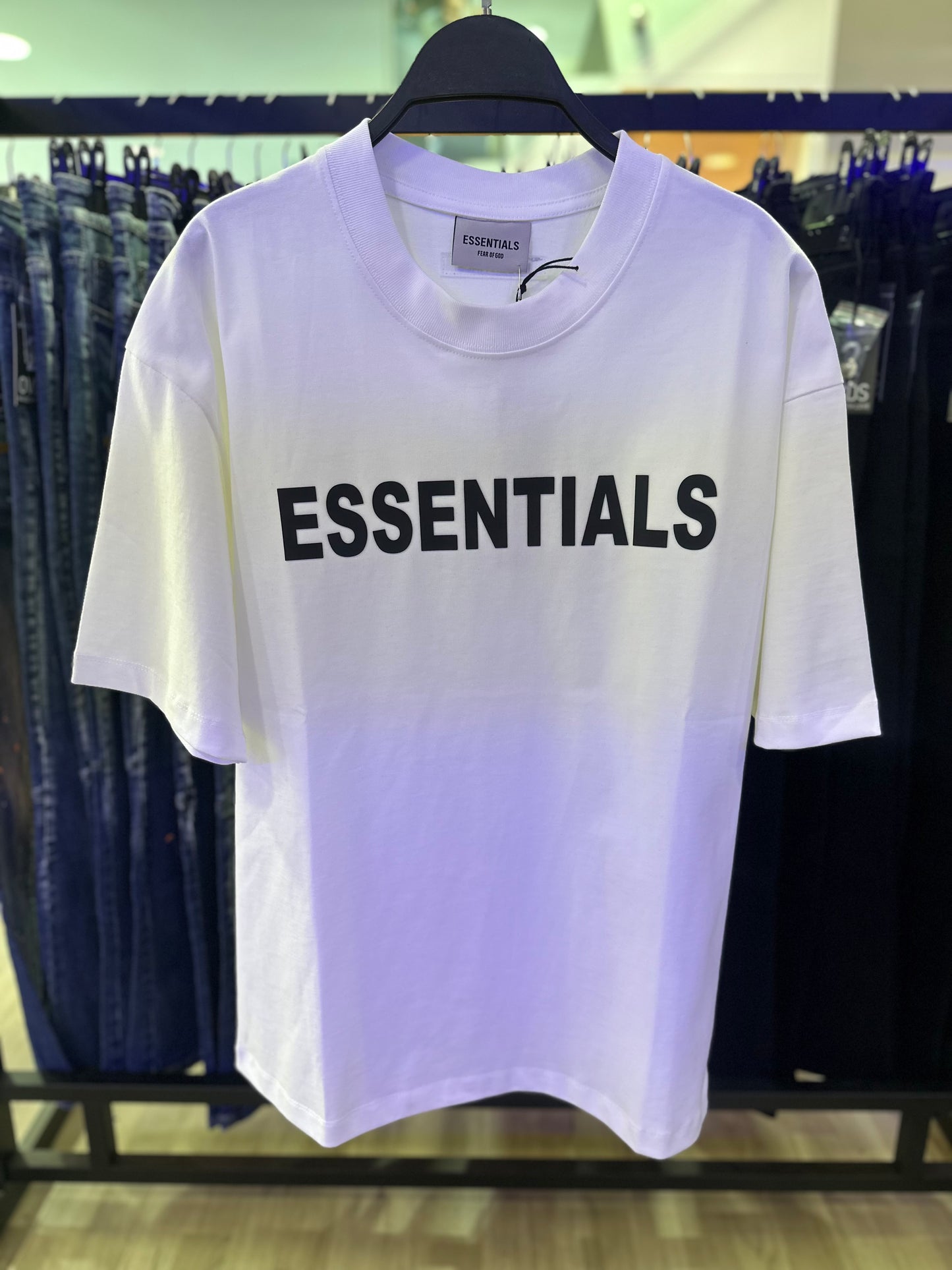 Camiseta Essentials